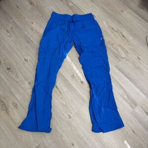 Lululemon Dance Studio mid rise pant regular size 8 color PDBL pipe dream blue